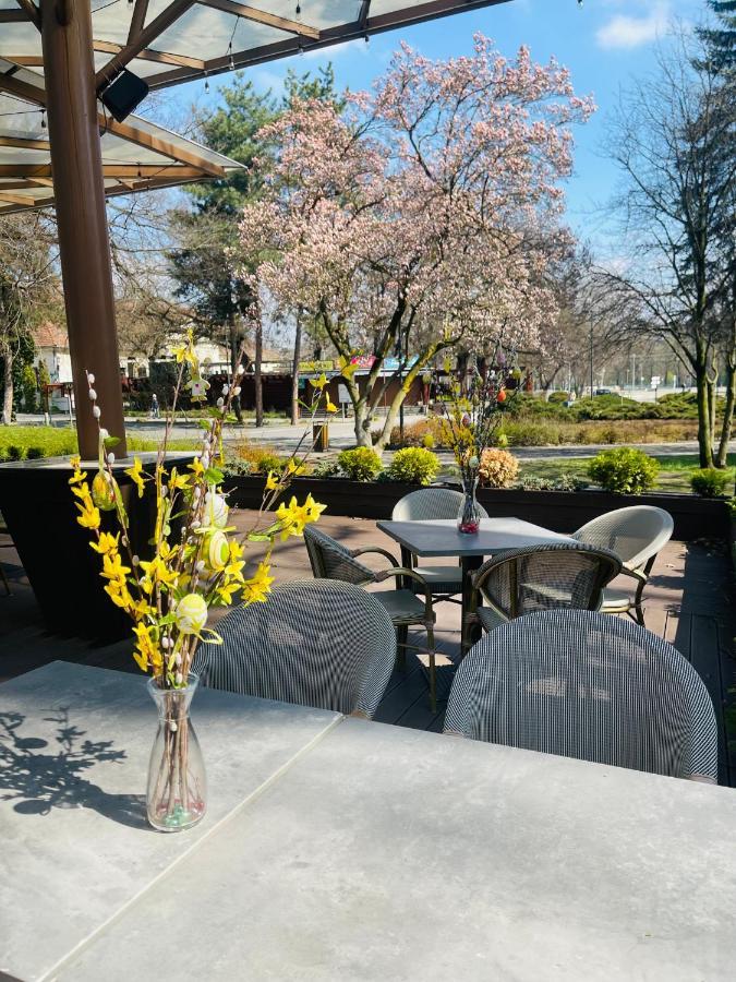 Villa Hotel Debrecen Esterno foto