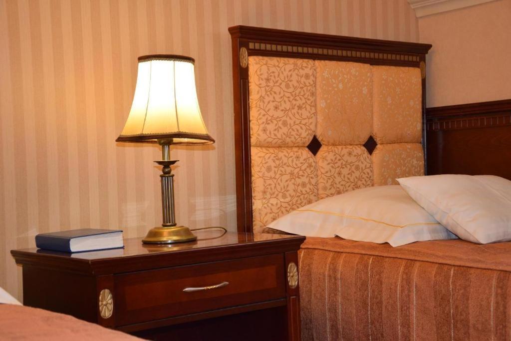 Villa Hotel Debrecen Esterno foto