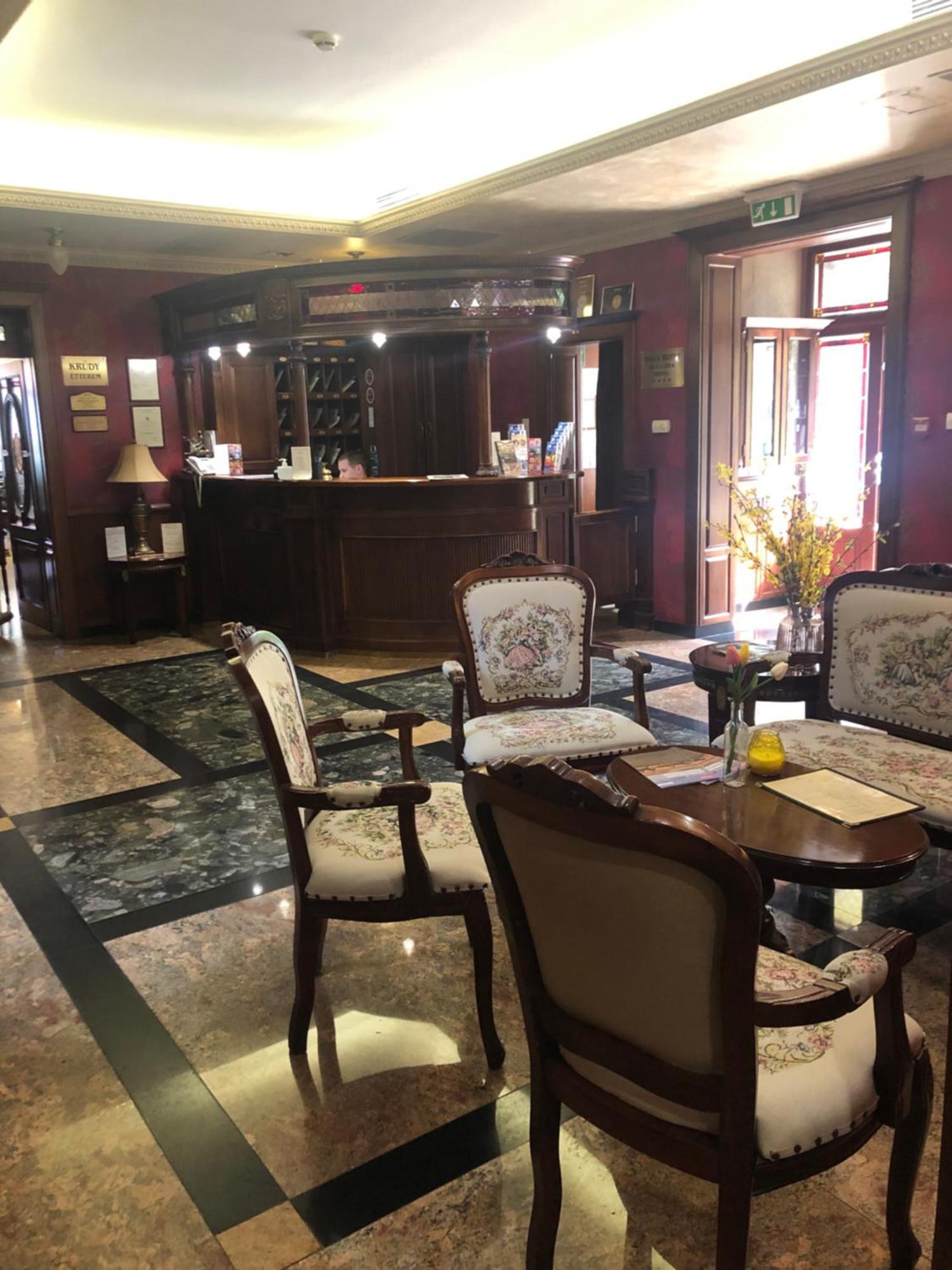 Villa Hotel Debrecen Esterno foto
