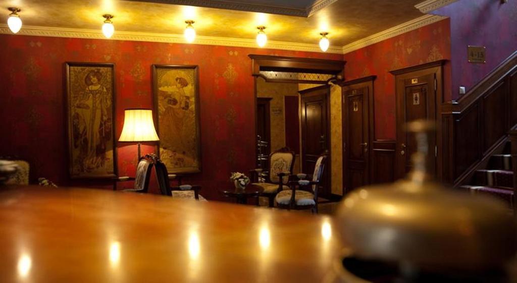 Villa Hotel Debrecen Esterno foto