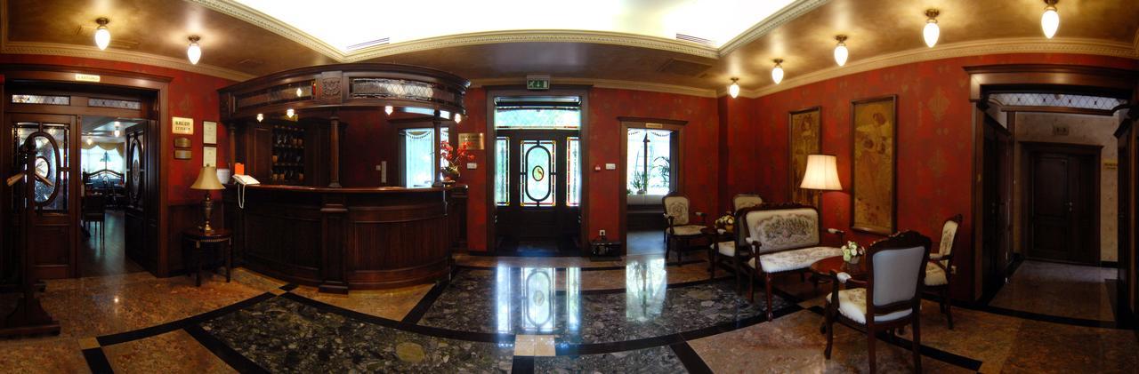 Villa Hotel Debrecen Esterno foto